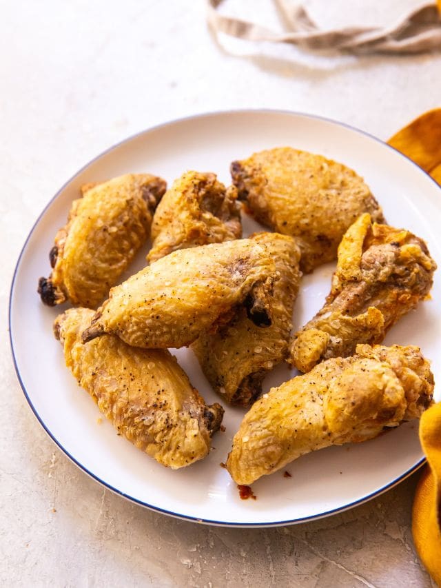 Crispy Chicken Wings with Baking Powder in the Air Fryer