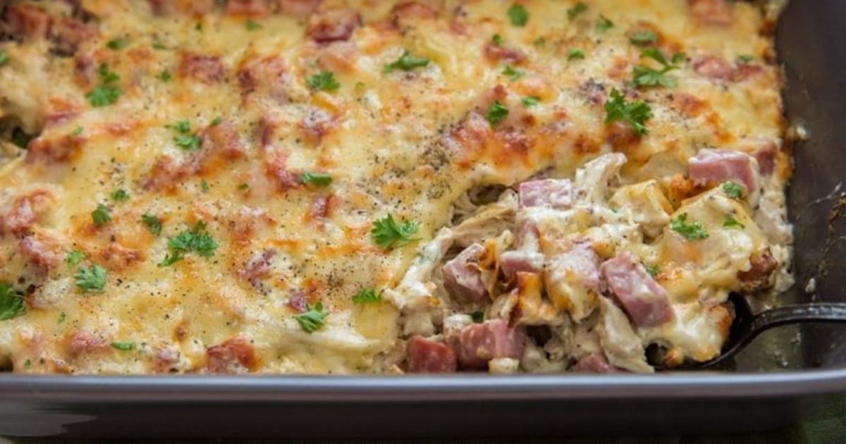 These 20 Chicken Recipes Are Everything You Need Right Now Close Up of a Baking Dish of Keto Chicken Cordon Bleu Casserole (no breading)