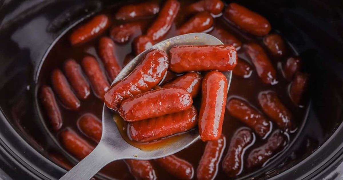 Easy Appetizers Close Up of Crockpot Little Smokies