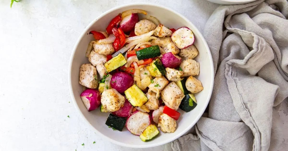 Healthy Air Fryer Recipes with Chicken Breast a Bowl of Air Fryer Chicken and Veggies