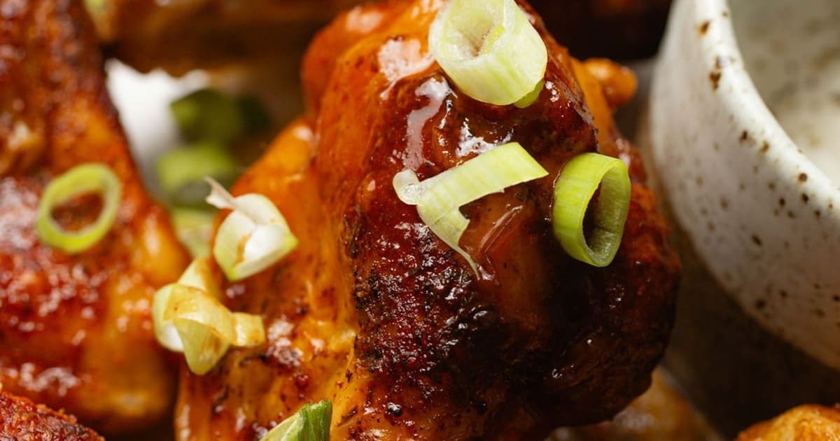 Easy Summer Air Fryer Recipes Close Up of Easy Air Fryer Buffalo Wings