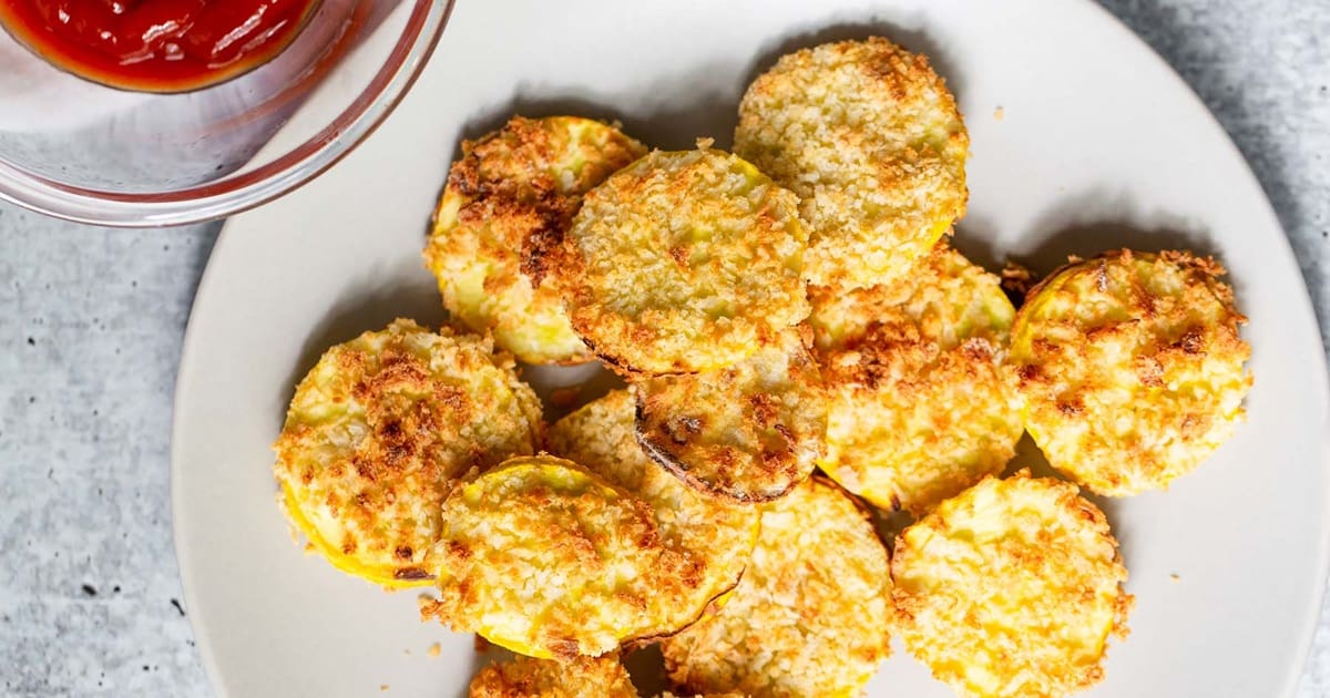 Summer Squash Air Fryer Recipes Air Fried Yellow Squash Chips on a Plate