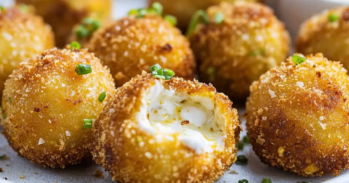 Quick Super Bowl Air Fryer Recipes Air Fryer Jalapeno Popper Bites with Cream Cheese on a Plate