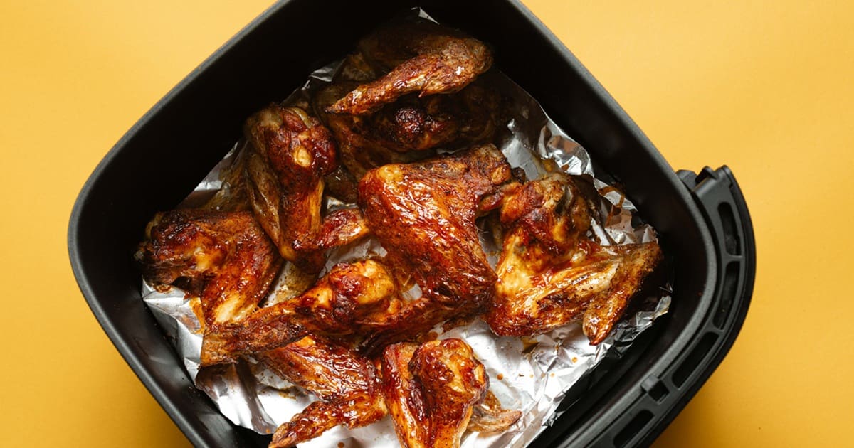 Must-Try Chicken Air Fryer Recipes for Stress-Free Meals Easy Air Fryer Buffalo Wings in an Air Fryer Basket