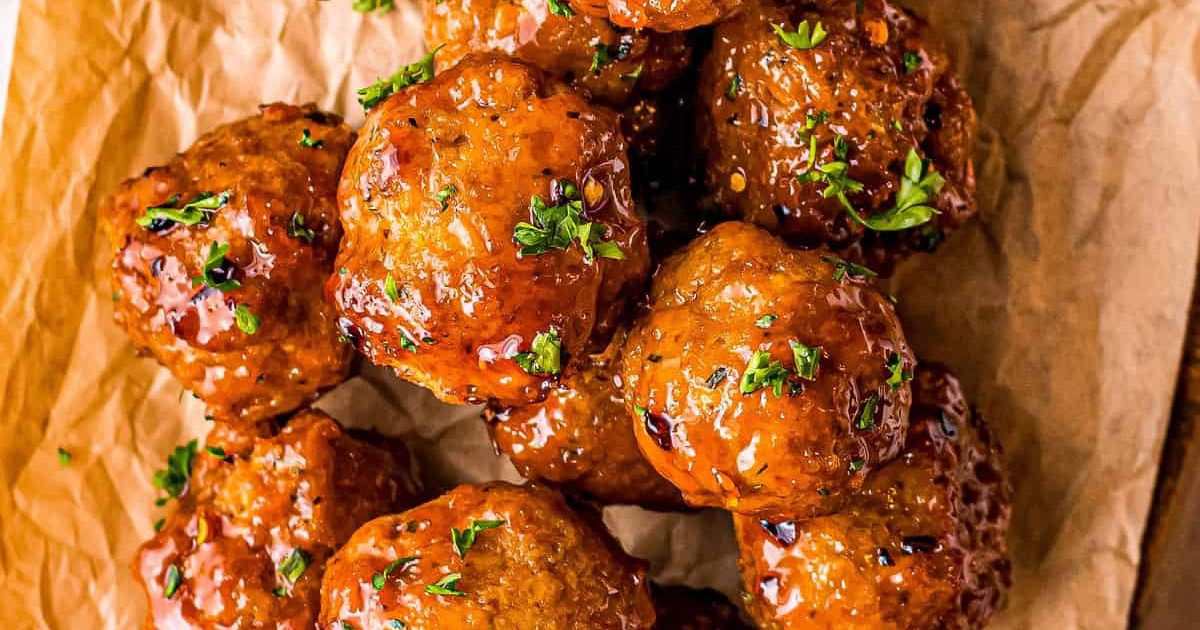 Chicken Dinners So Good Close Up of Air Fryer Firecracker Chicken Meatballs