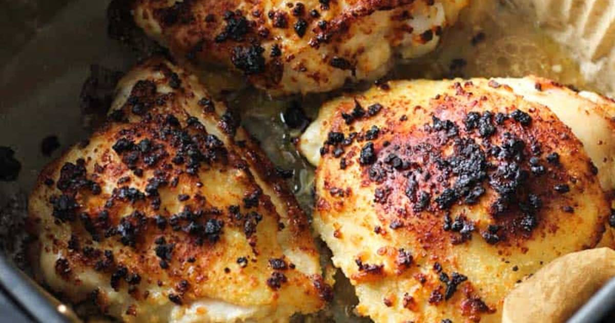Air Fryer Bone-In Chicken Thigh Recipes Garlic Parmesan Chicken Thighs in an Air Fryer Basket