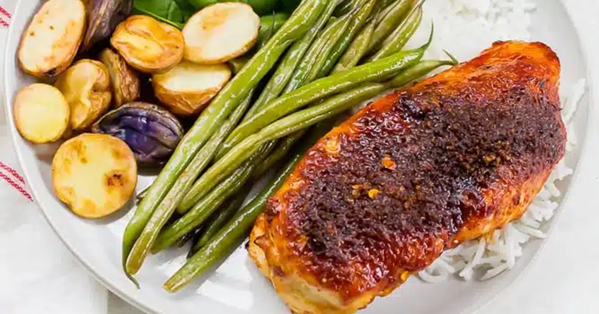 Spicy Air Fryer Chicken Recipes Air Fryer Sweet and Spicy Chicken on a White Plate with Green Beans and Potatoes