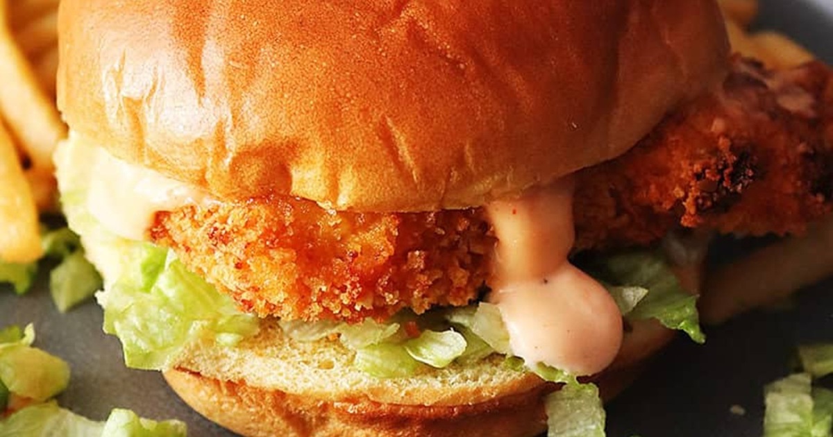 Air Fryer Chicken Sandwich Recipes Air Fryer Spicy Chicken Sandwich Dripping with Sauce