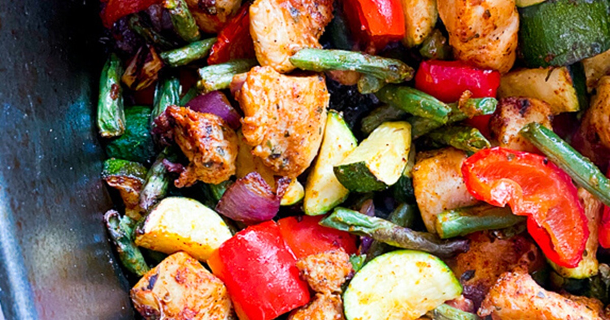 One-Pan Air Fryer Chicken and Veggie Recipes Air Fryer Cajun Chicken and Vegetables in an Air Fryer Basket