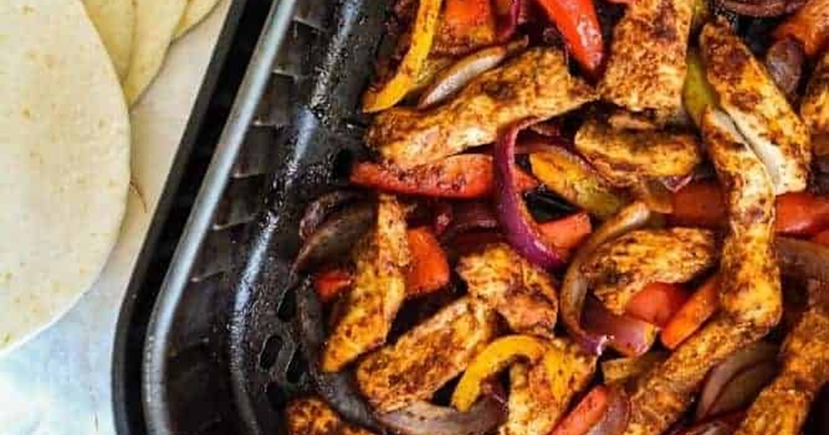 Weight Watchers Air Fryer Chicken Recipes Air Fryer Chicken Fajitas in an Air Fryer Basket with Tortillas Sitting on the Side
