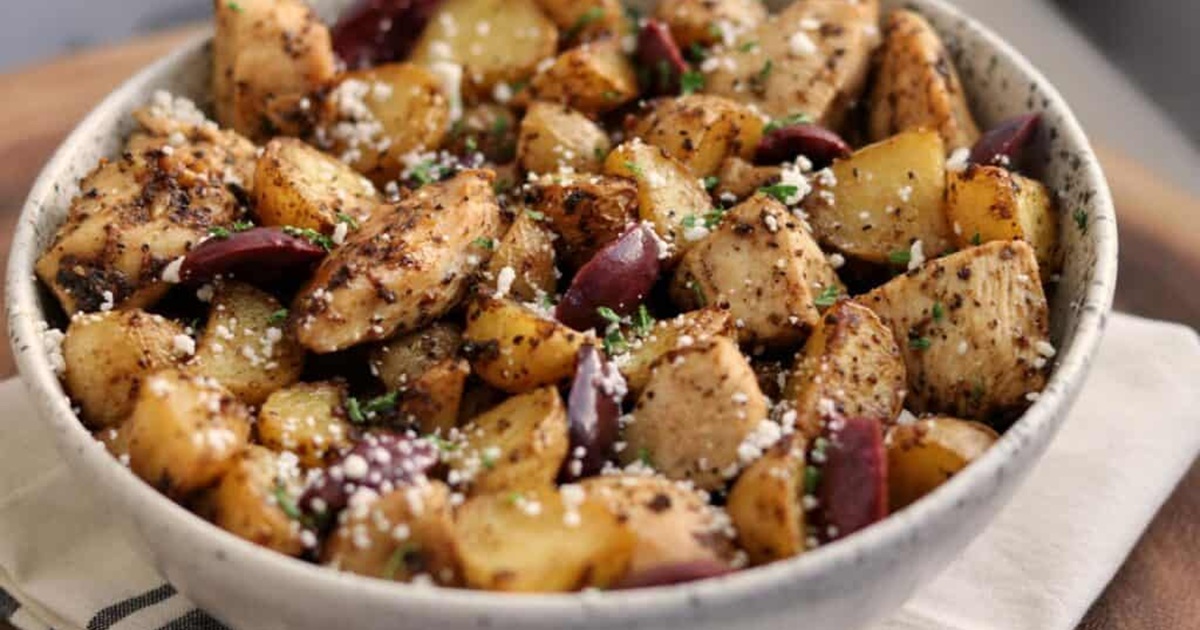 Low SmartPoints Air Fryer Chicken Breast Recipes Easy Air Fryer Greek Chicken and Potatoes in a Bowl