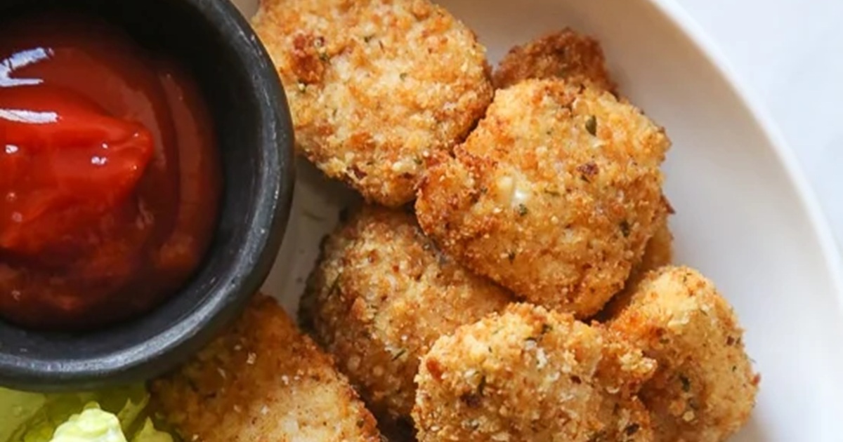 WW Air Fryer Recipes Air Fryer Chicken Nuggets on a Plate with a Small Ramekin of Ketchup